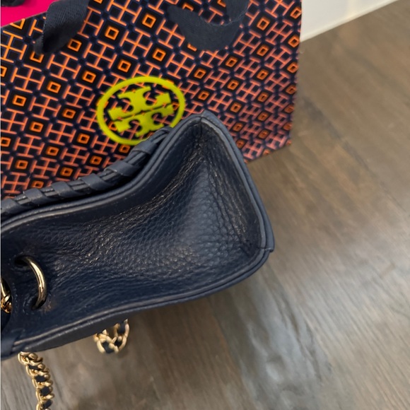 Tory Burch Blue Leather Marion Crossbody Bag small size navy blue - Picture 6 of 8